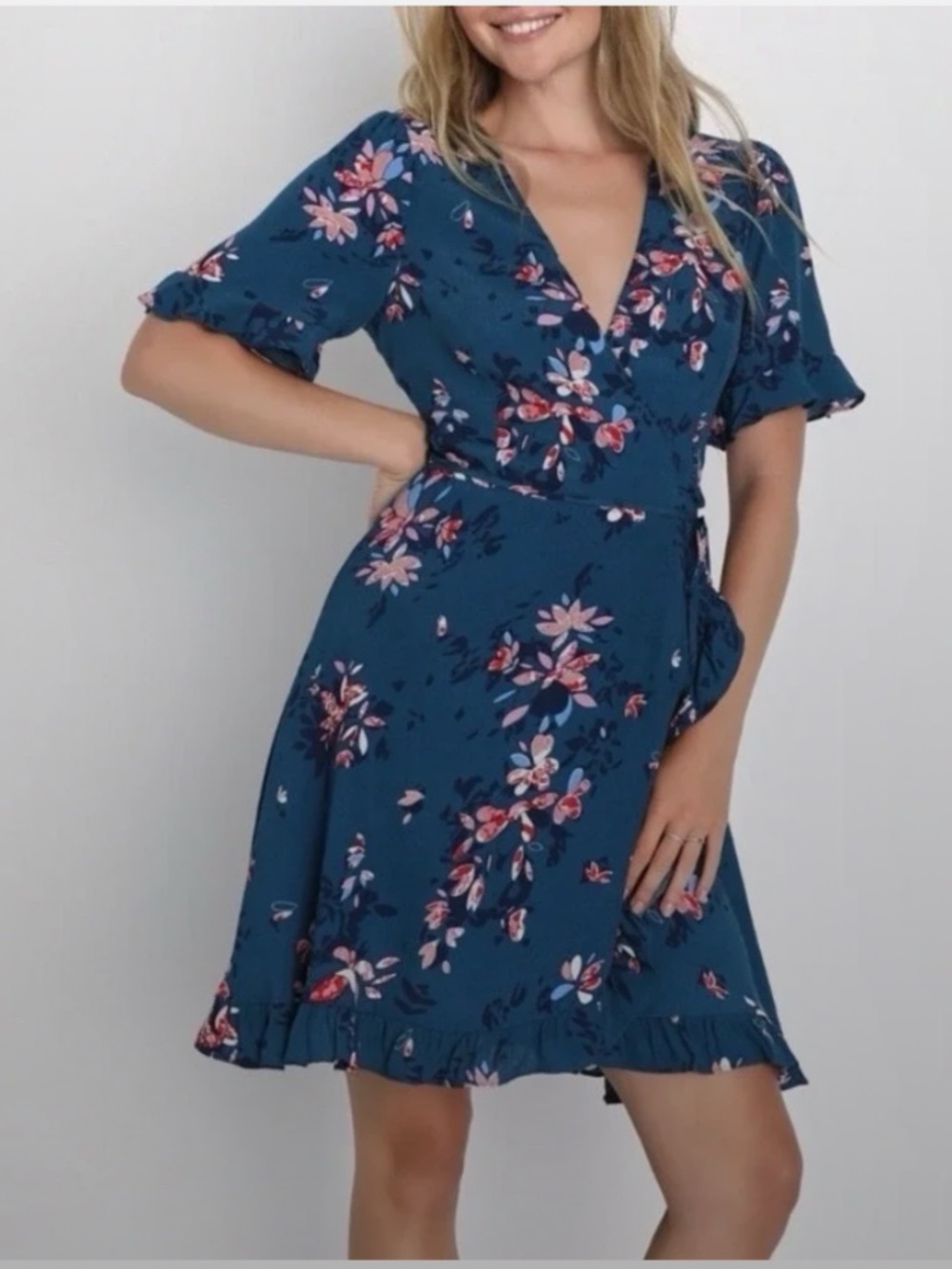 Lulu’s NWT Floral Wrap Dress